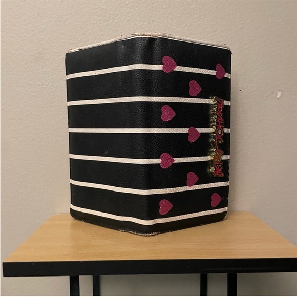 Vintage Betsey Johnson Black & White Stripe Pink Glitter Heart Fold-Over Wallet - Picture 8 of 16